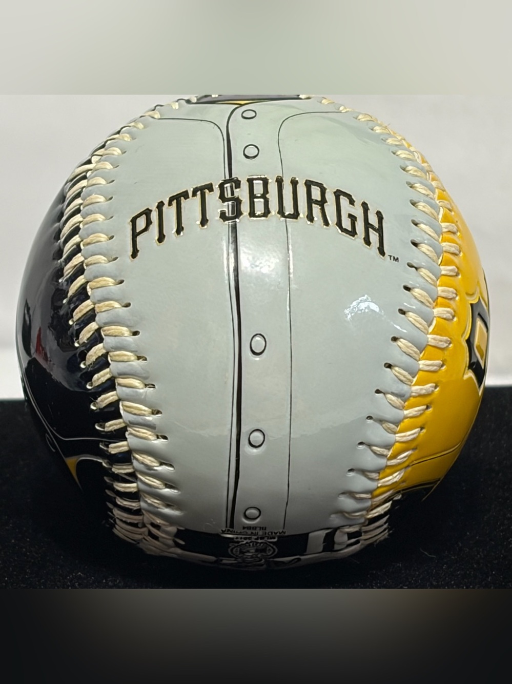 Leather souvenir baseball, Pittsburgh Pirates team logo commemorative ball